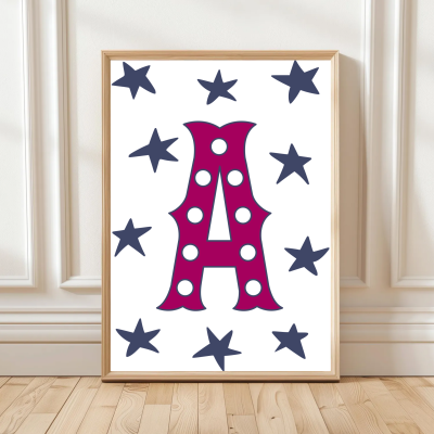 Personalised initial print with stars for children’s room